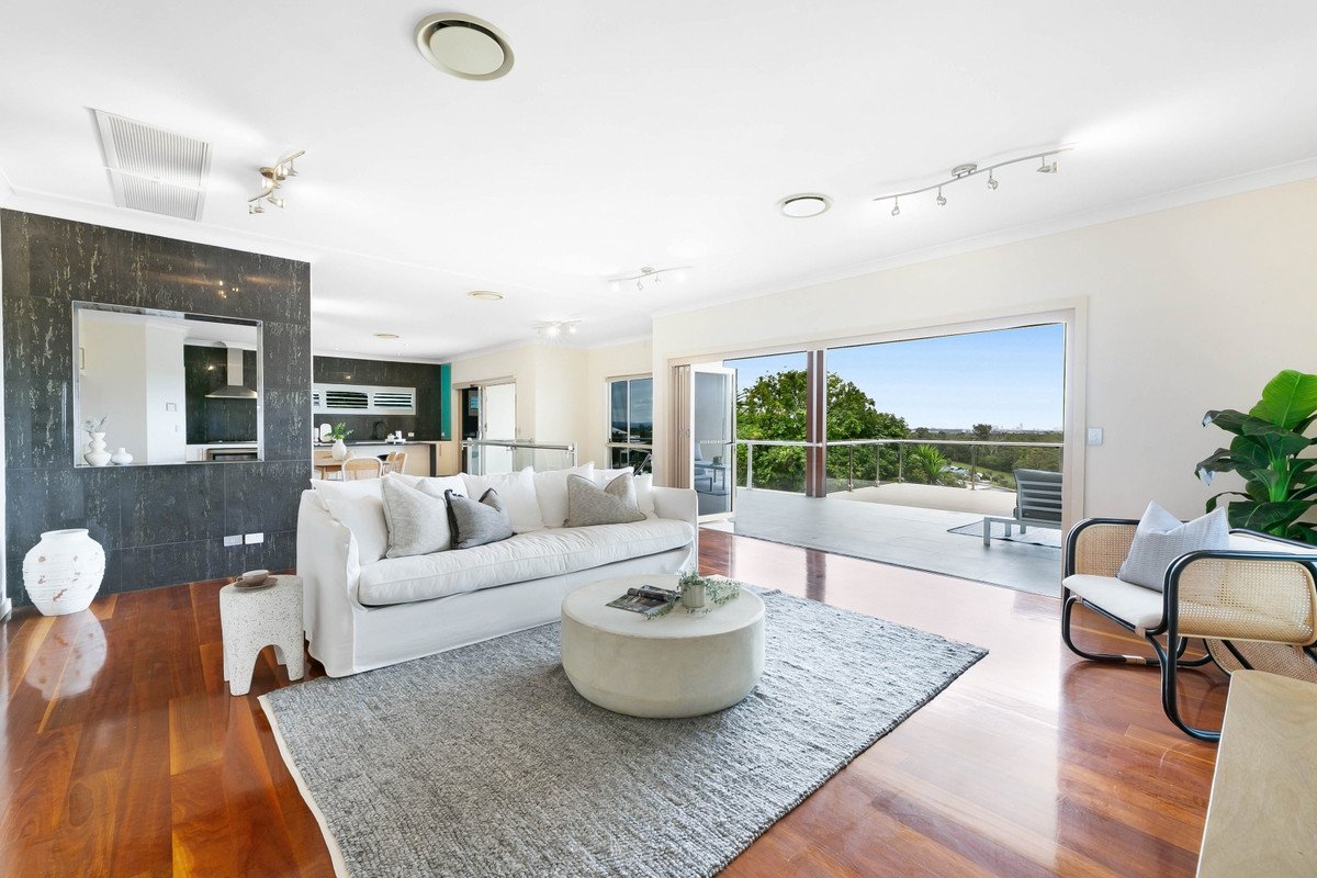 2/10 Laceflower Court REEDY CREEK 5