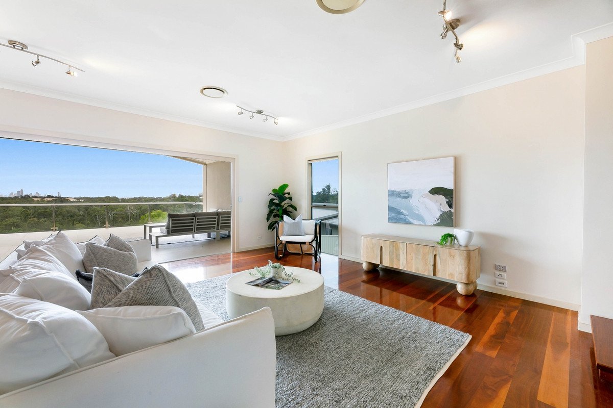 2/10 Laceflower Court REEDY CREEK 6