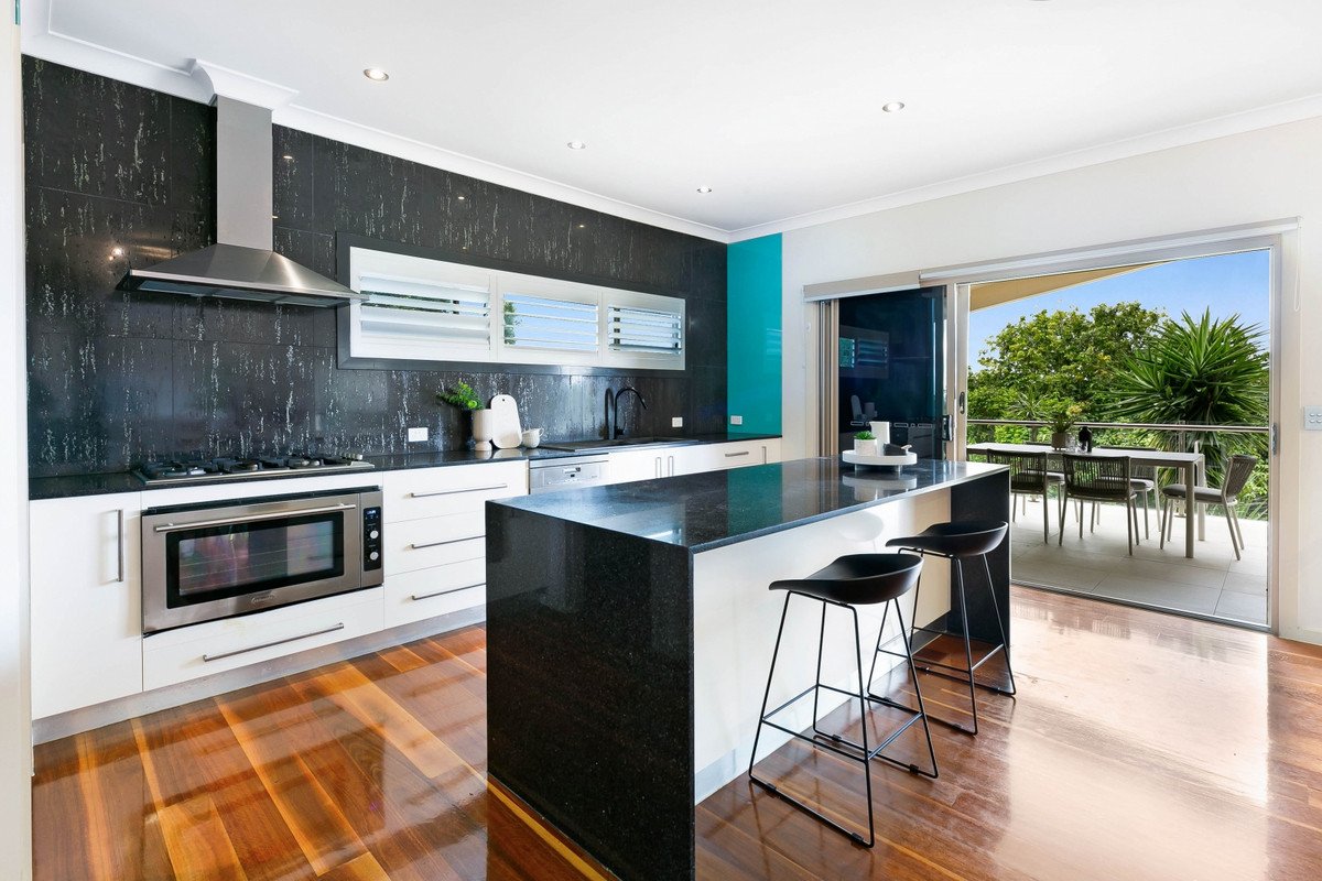 2/10 Laceflower Court REEDY CREEK 10