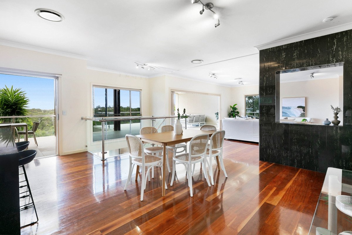 2/10 Laceflower Court REEDY CREEK 12