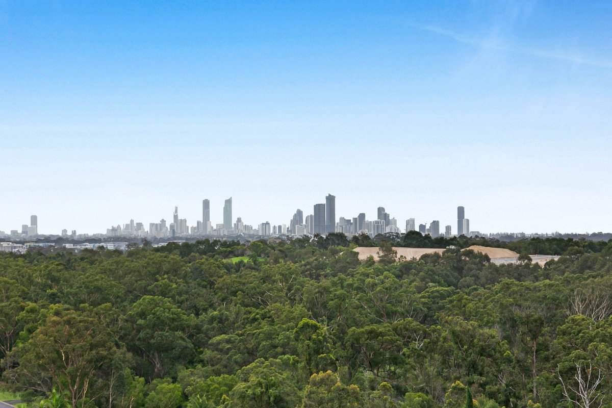 2/10 Laceflower Court REEDY CREEK 15