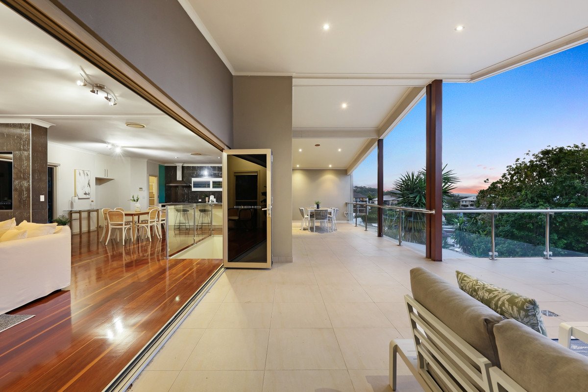 2/10 Laceflower Court REEDY CREEK 16