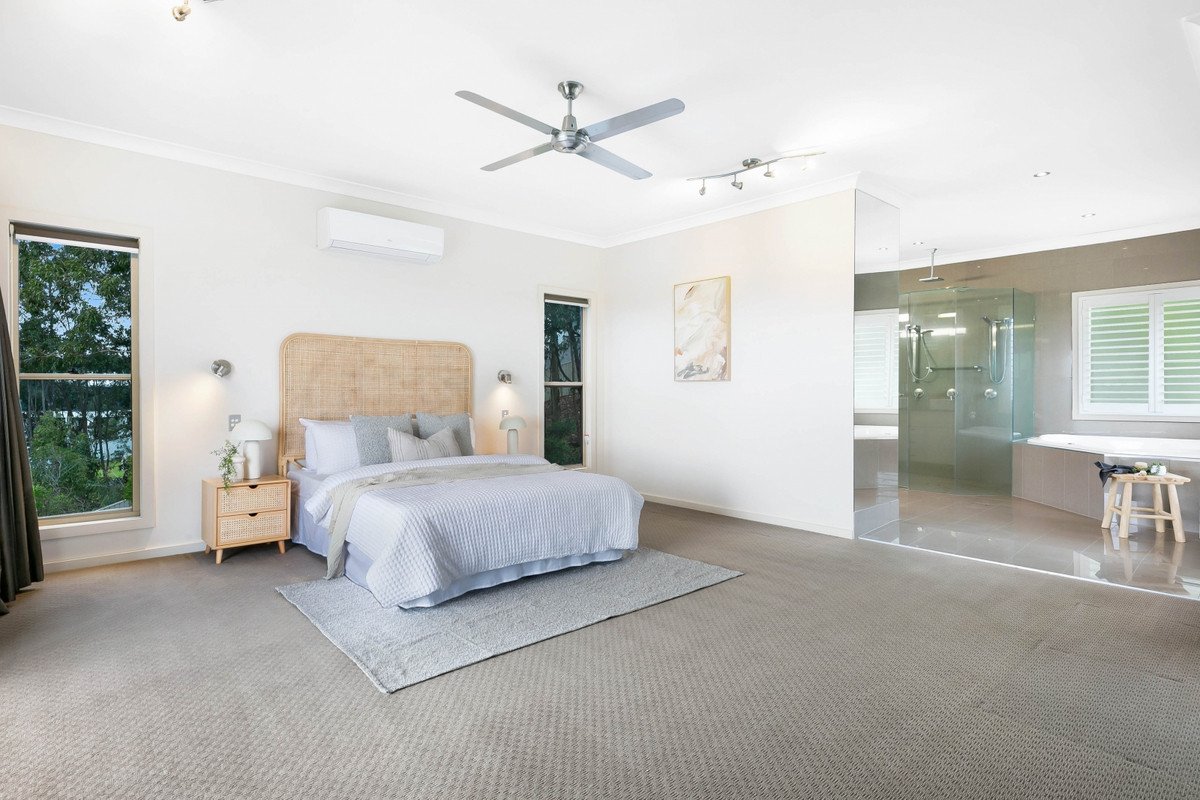 2/10 Laceflower Court REEDY CREEK 23