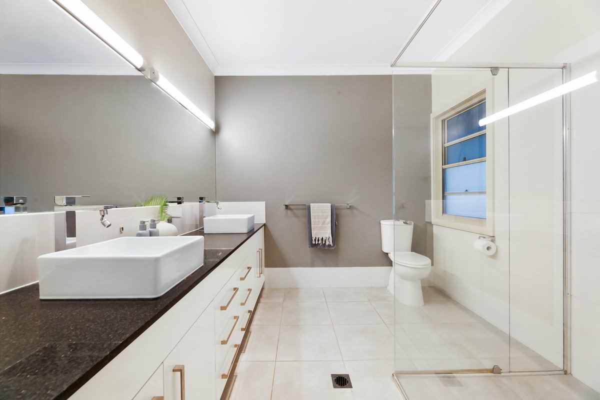 2/10 Laceflower Court REEDY CREEK 28