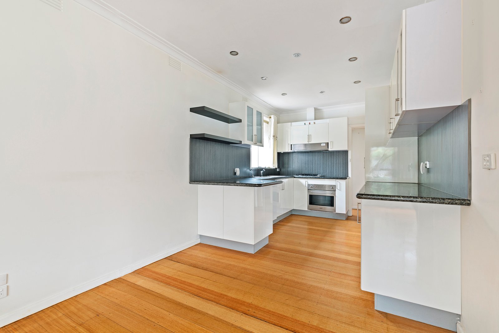 Gallery: 2/10 Lillimur Road