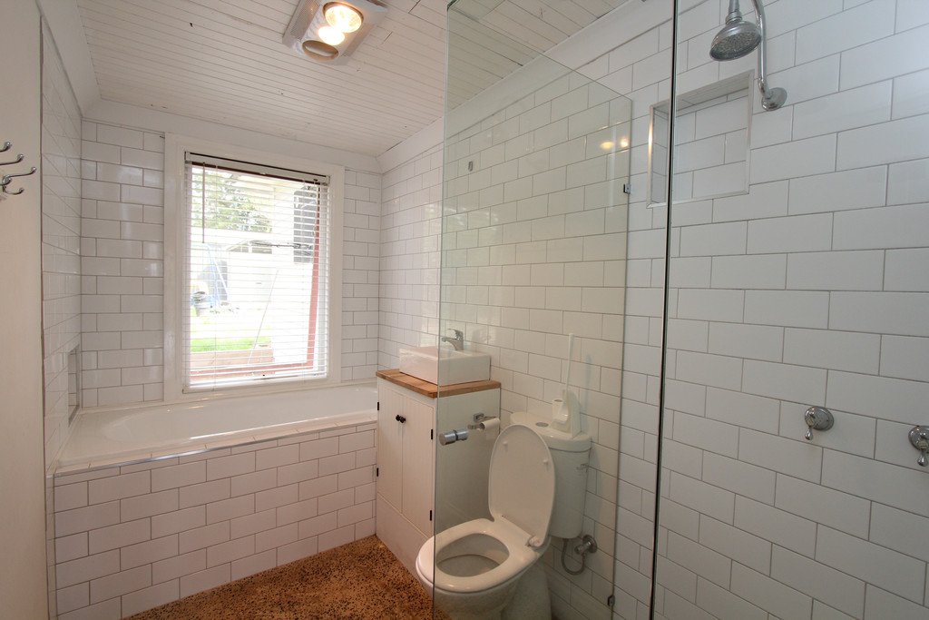 210 Main Road GOLDEN POINT 9