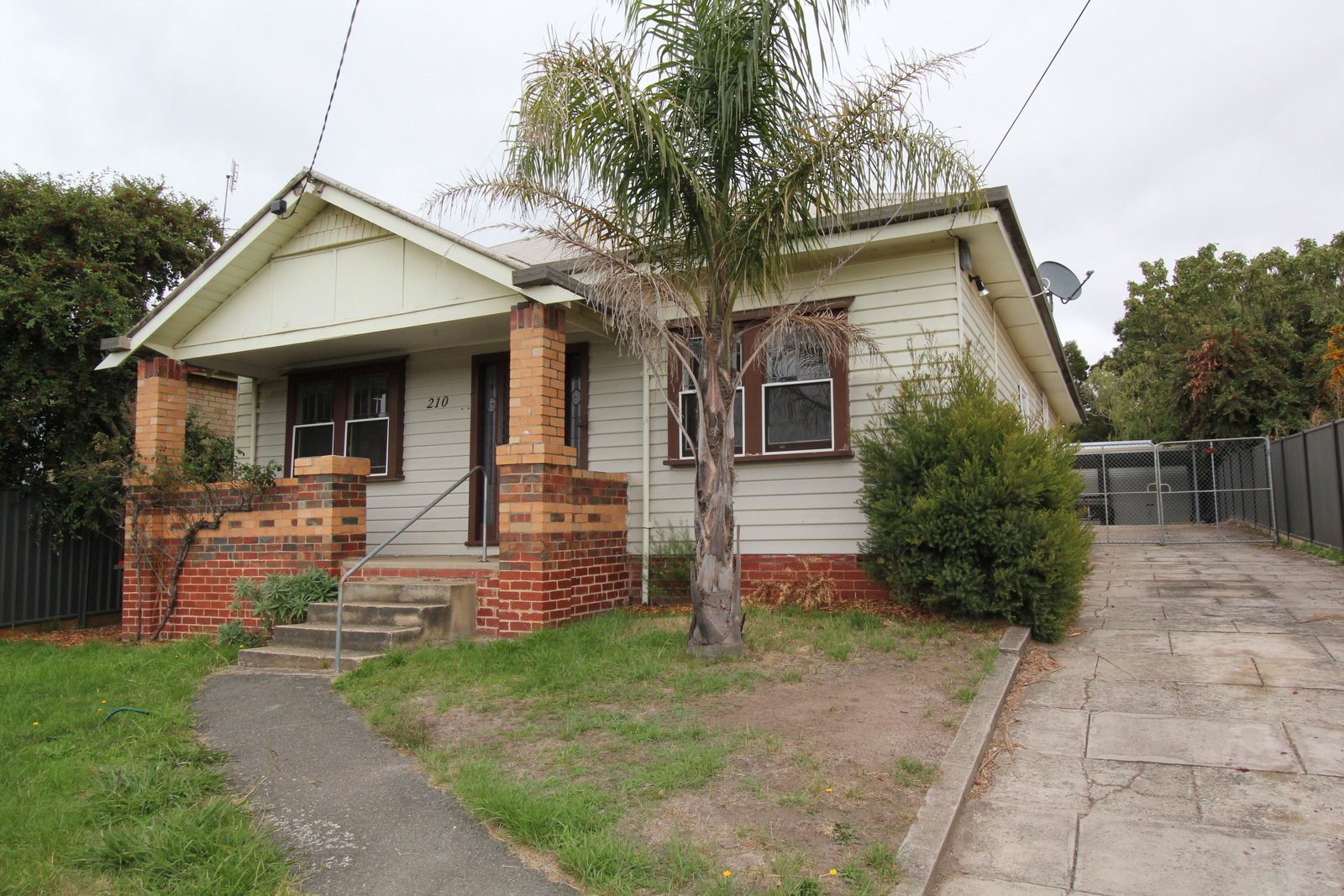 210 Main Road GOLDEN POINT 1