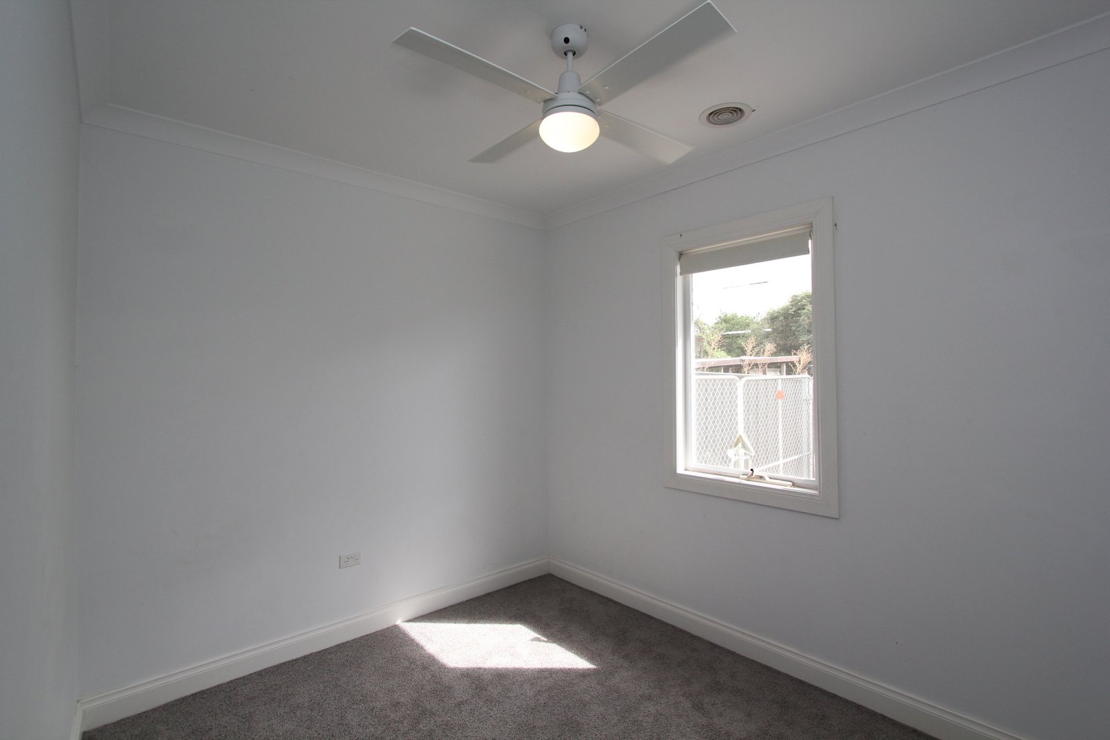 210 Main Road GOLDEN POINT 9