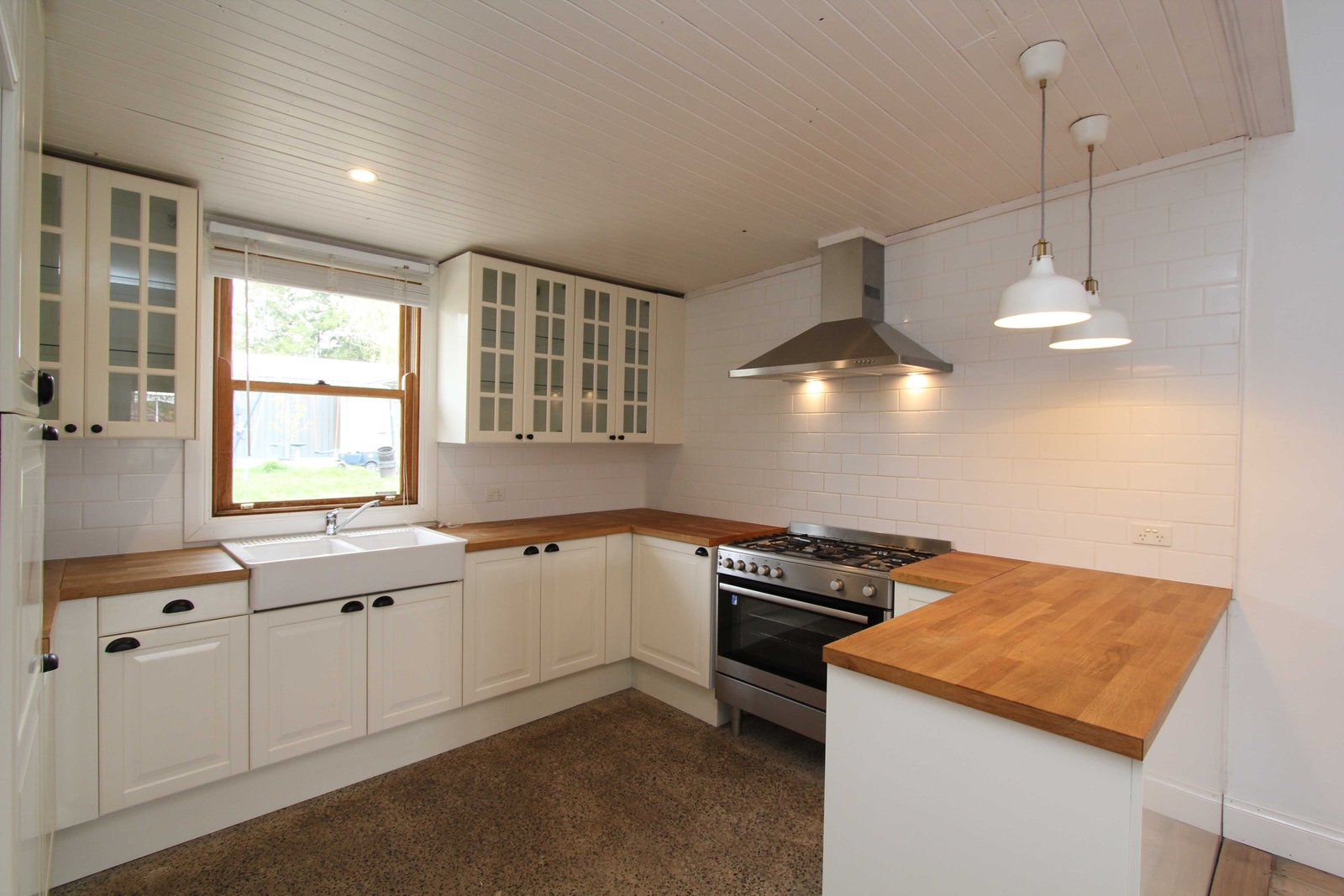 210 Main Road GOLDEN POINT 2