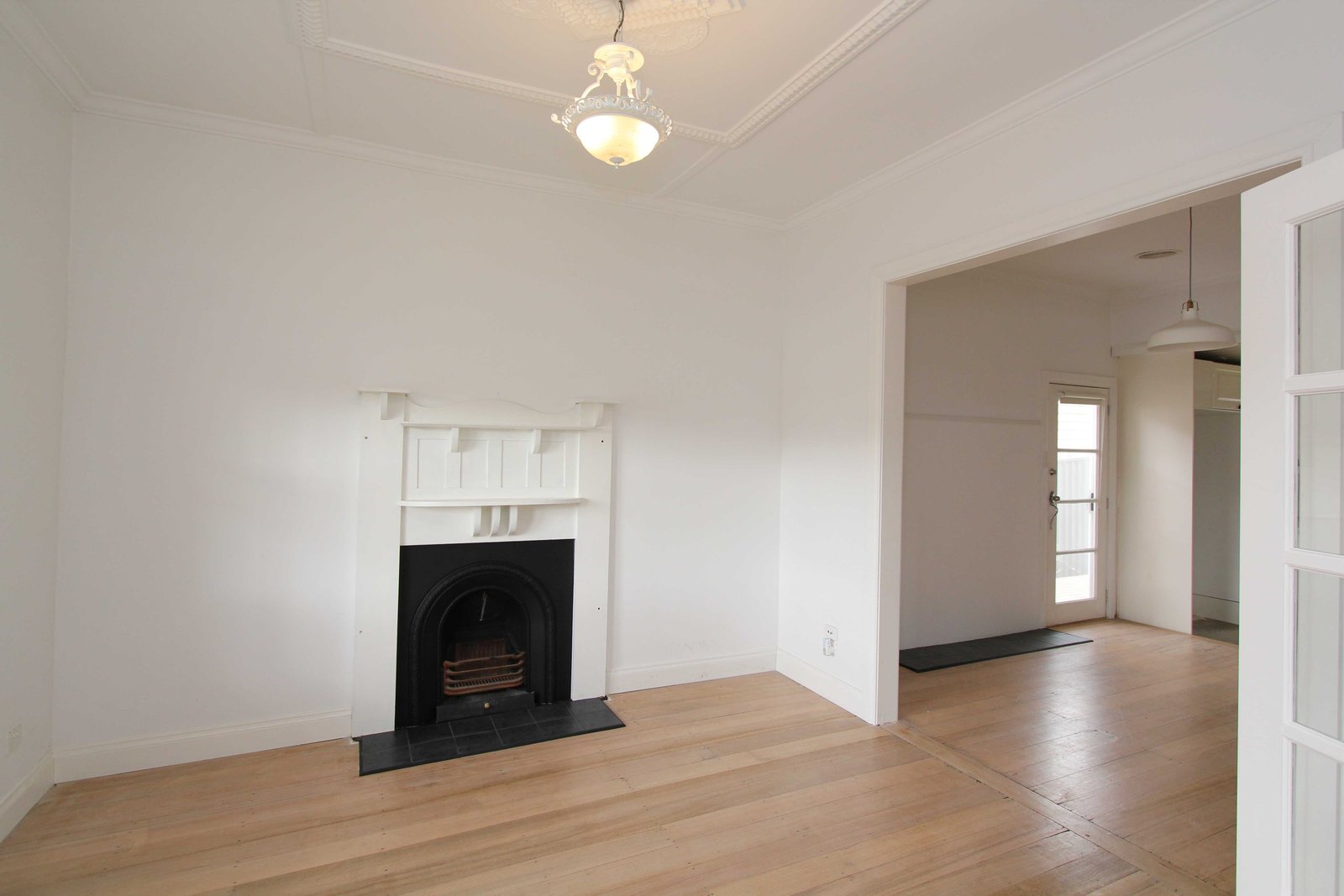 210 Main Road GOLDEN POINT 4