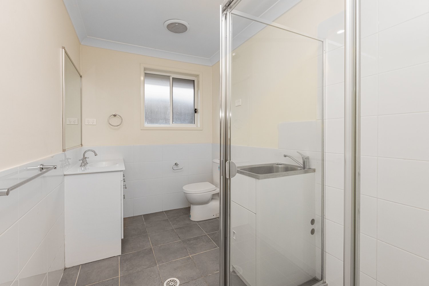 2/10 Malbec Street CLIFTLEIGH 8