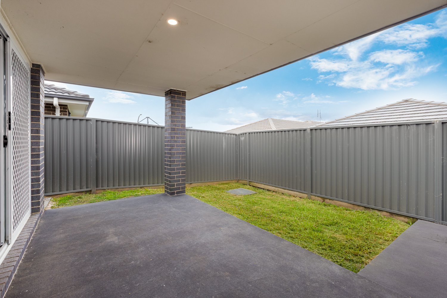 2/10 Malbec Street CLIFTLEIGH 12