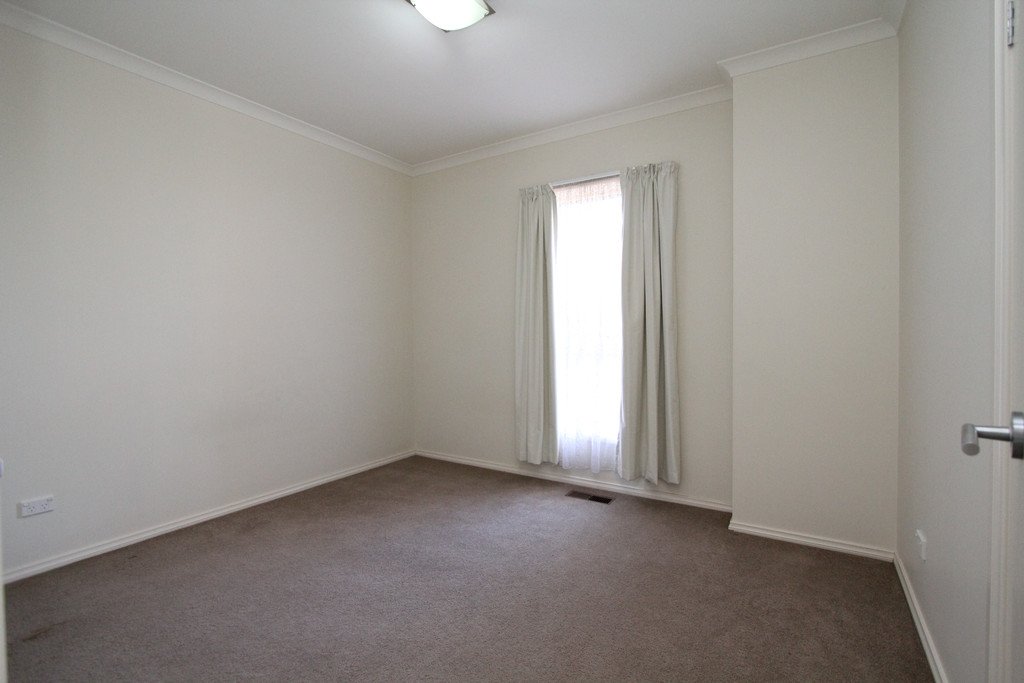 2/10 Manna Gum Heights MOUNT PLEASANT 5