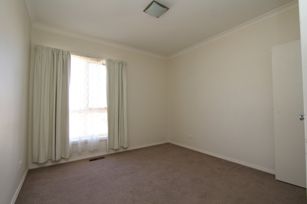 2/10 Manna Gum Heights MOUNT PLEASANT 7