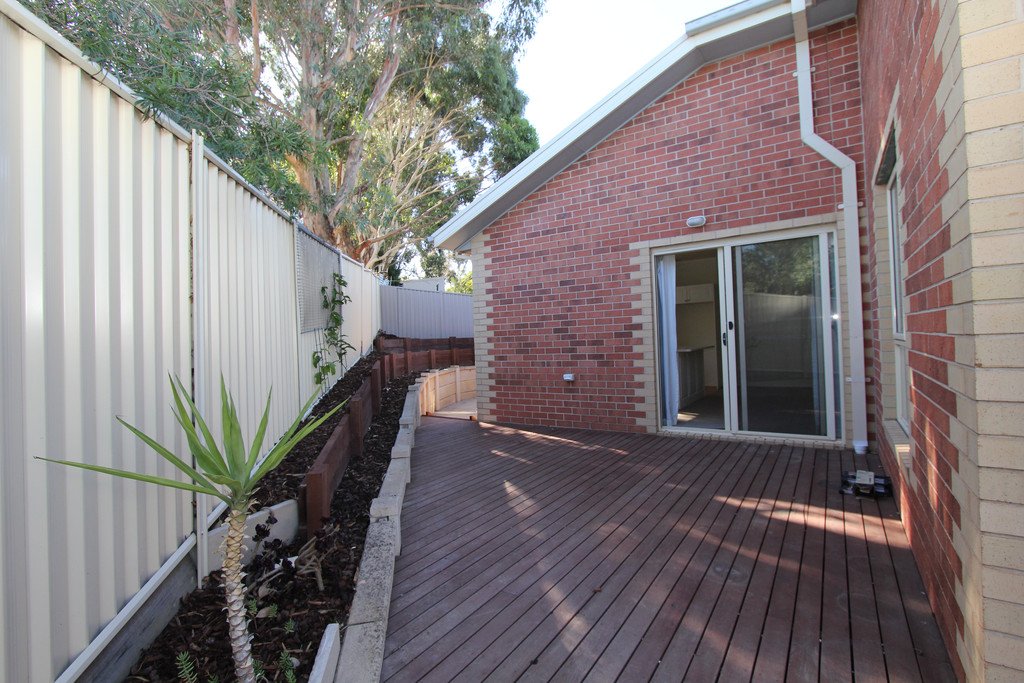 2/10 Manna Gum Heights MOUNT PLEASANT 9