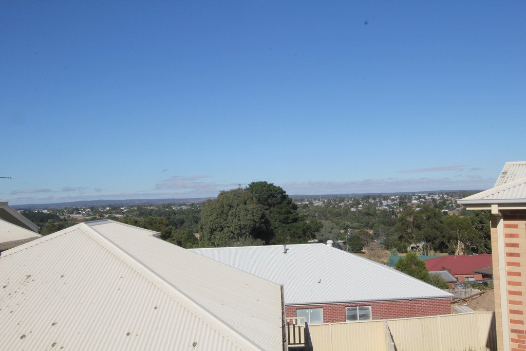 2/10 Manna Gum Heights MOUNT PLEASANT 11