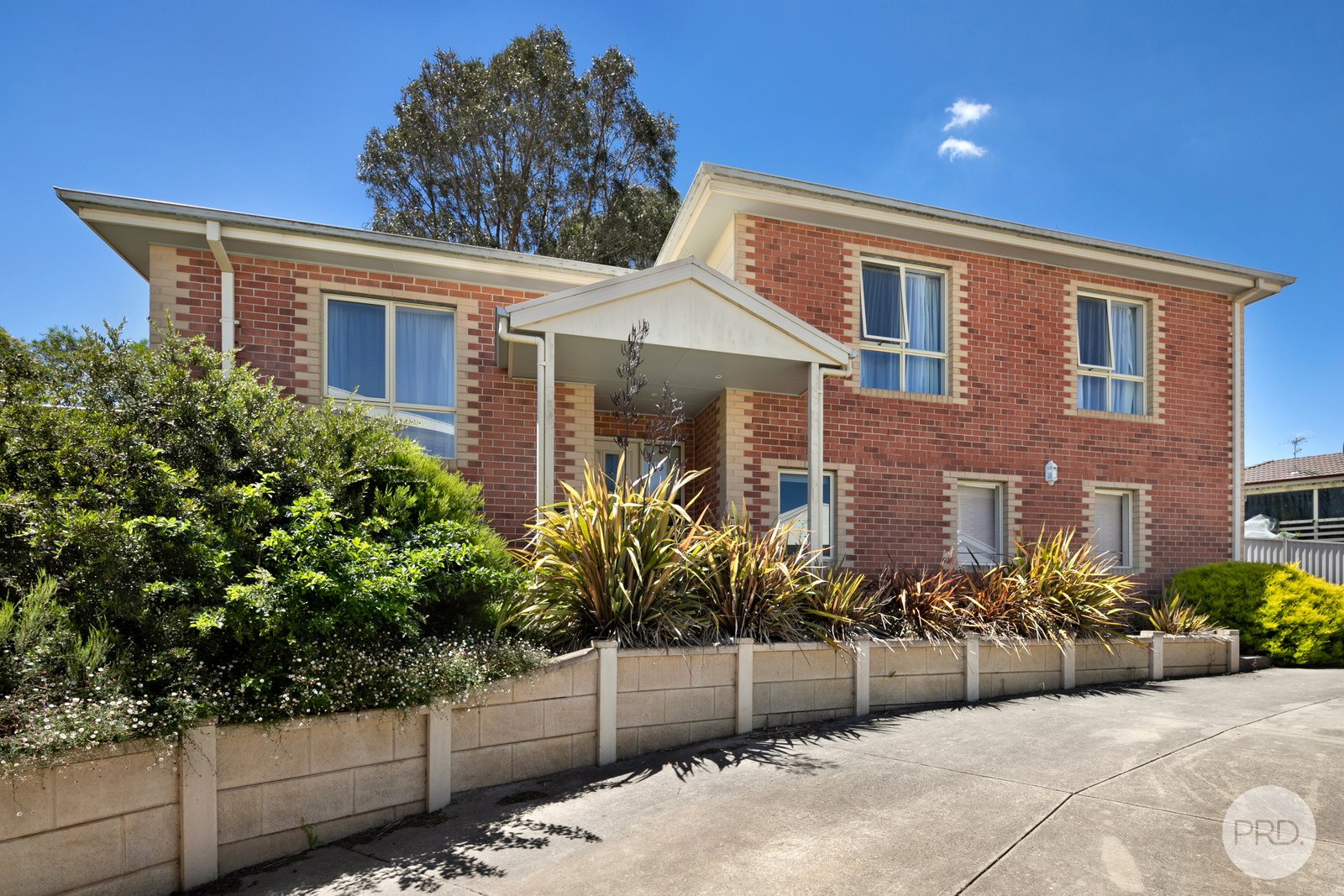 2/10 Manna Gum Heights MOUNT PLEASANT 1