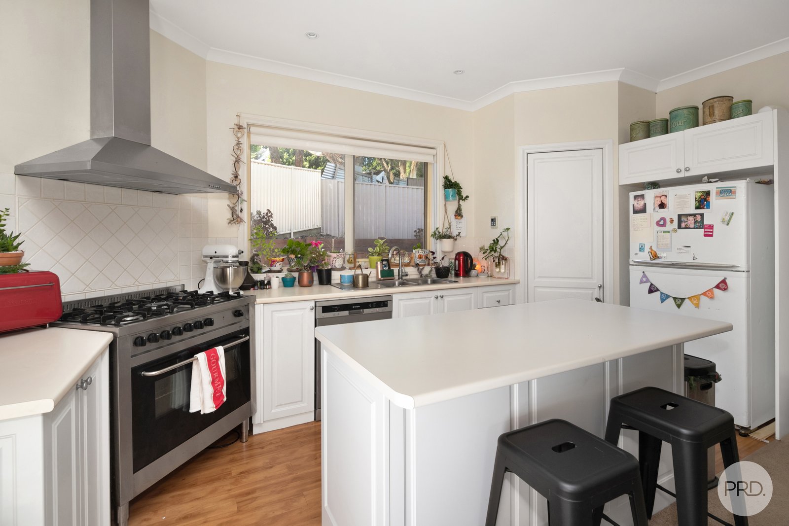 2/10 Manna Gum Heights MOUNT PLEASANT 4