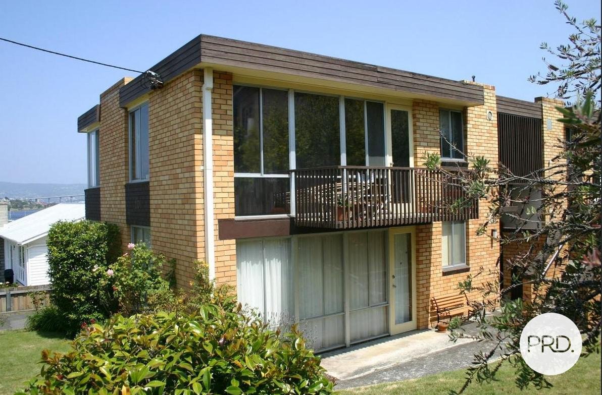 2/10 Milford Street LINDISFARNE 2