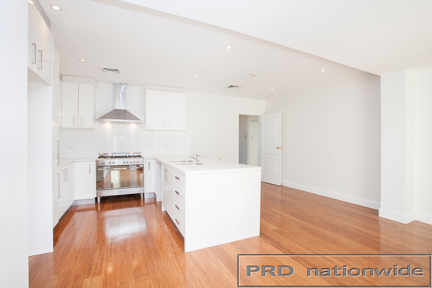 210 New England Highway RUTHERFORD 6