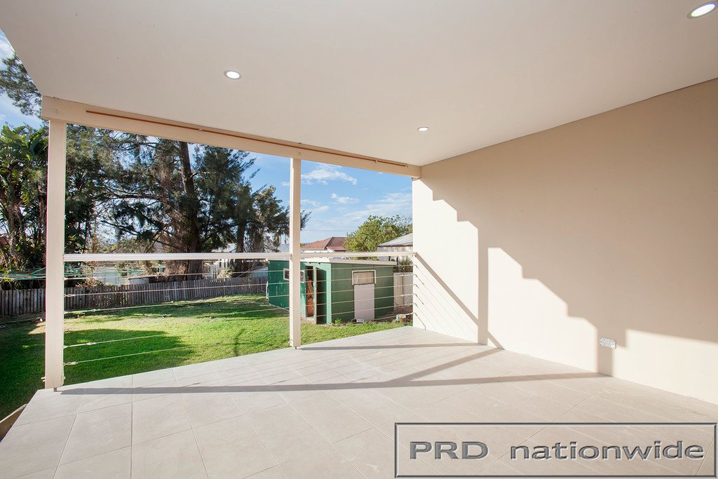 210 New England Highway RUTHERFORD 9