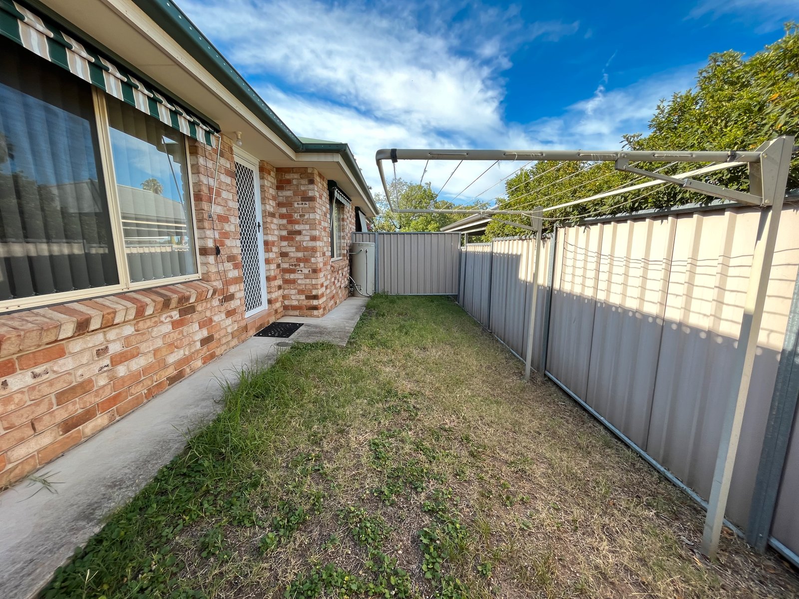 2/10 North Street TAMWORTH 2