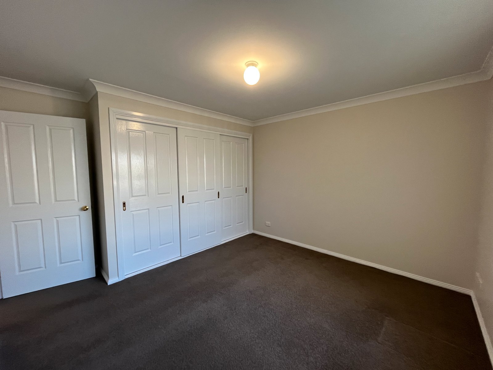 2/10 North Street TAMWORTH 6