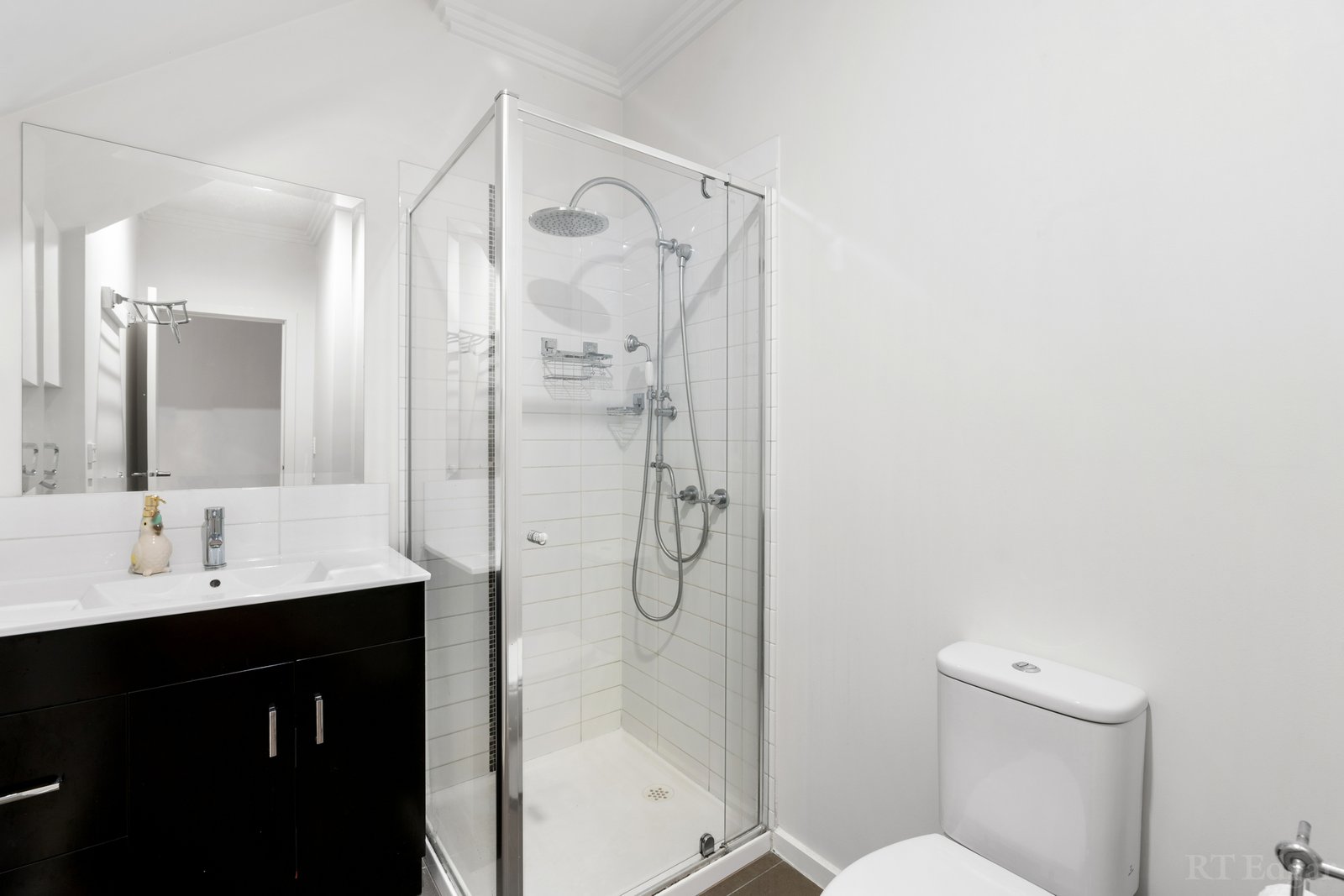 Real Estate and Property in 2/10 Osborne Grove, Preston, VIC