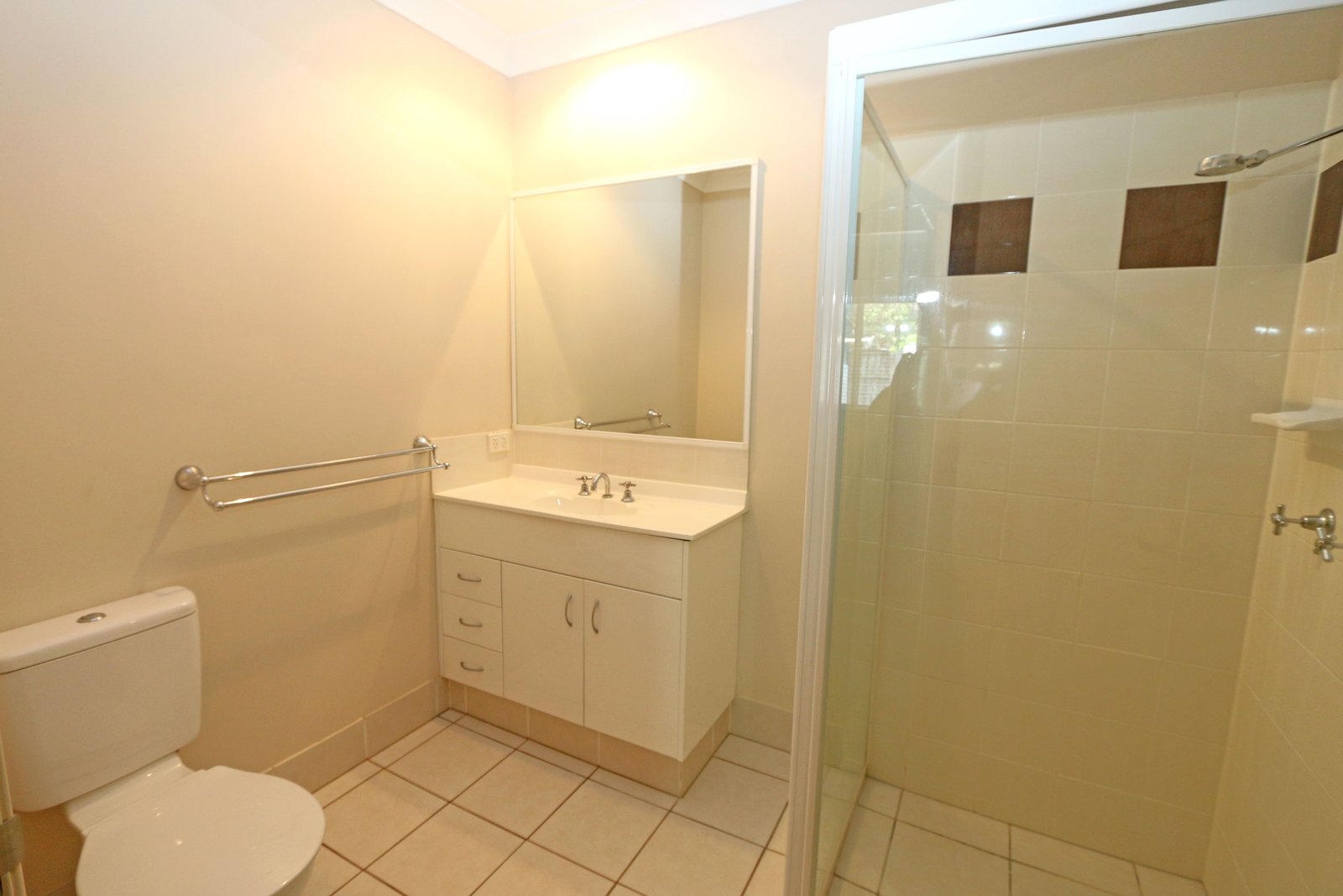 2/10 Pilar Court MOLENDINAR 5