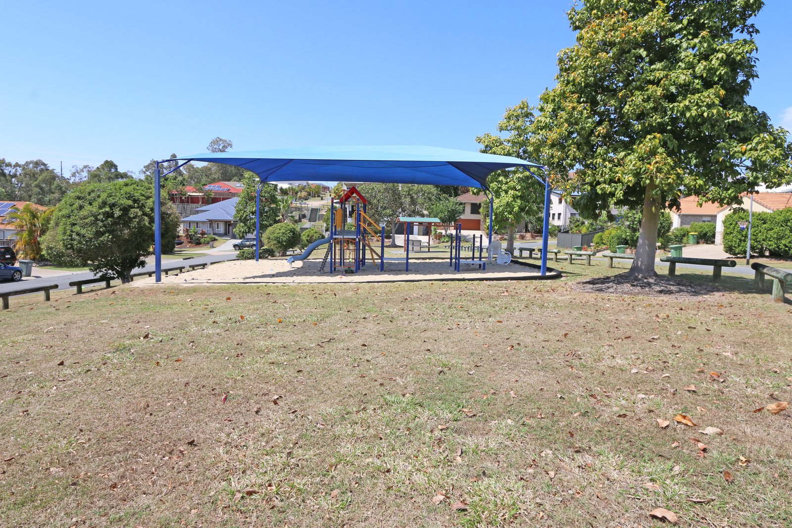 2/10 Pilar Court MOLENDINAR 11