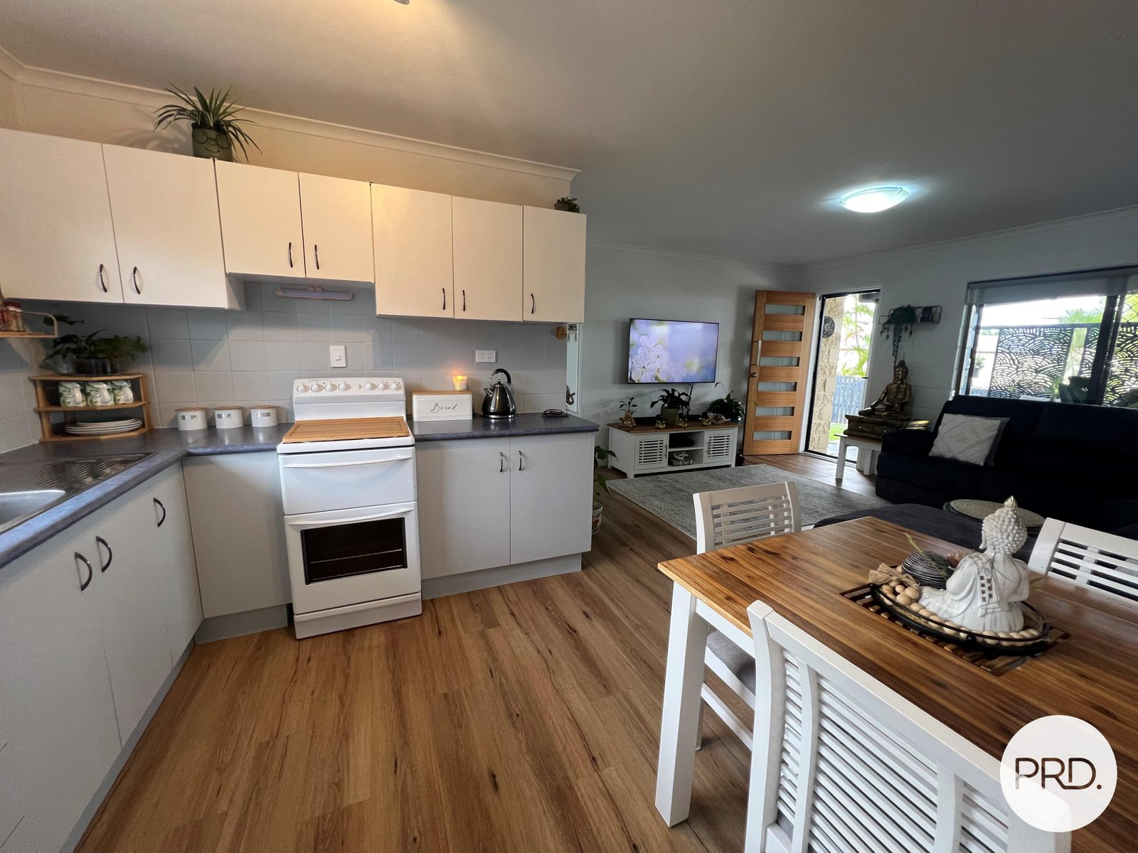 2/10 Pleasant Avenue TANNUM SANDS 11