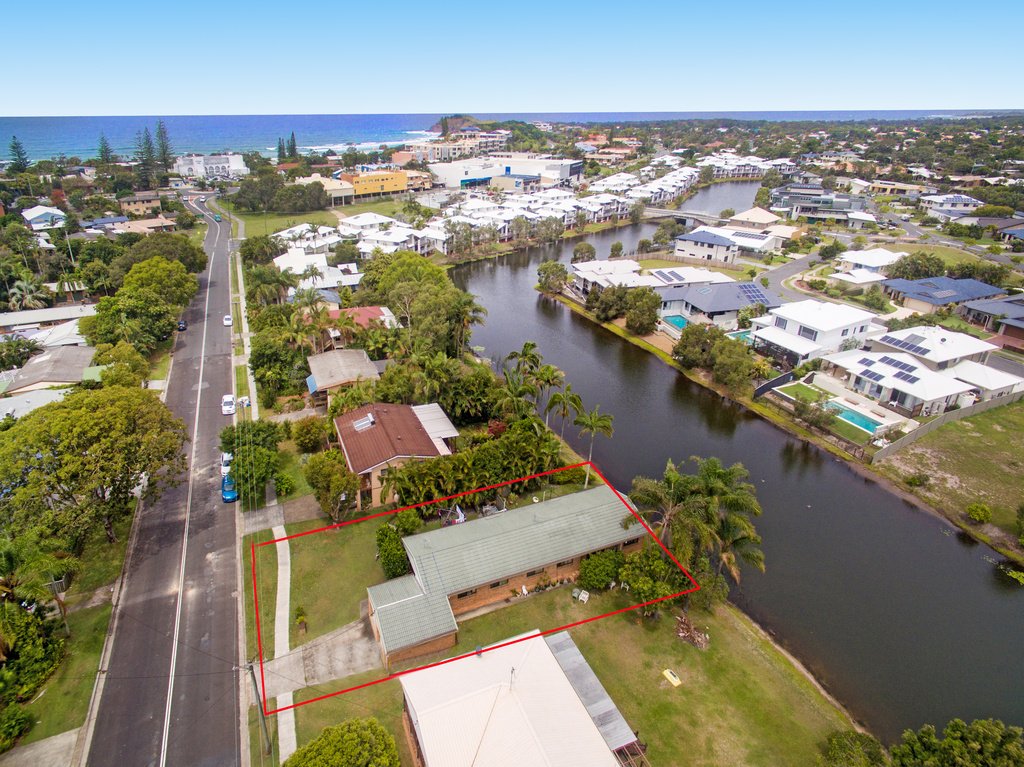 2/10 Rosewood Avenue BOGANGAR 1