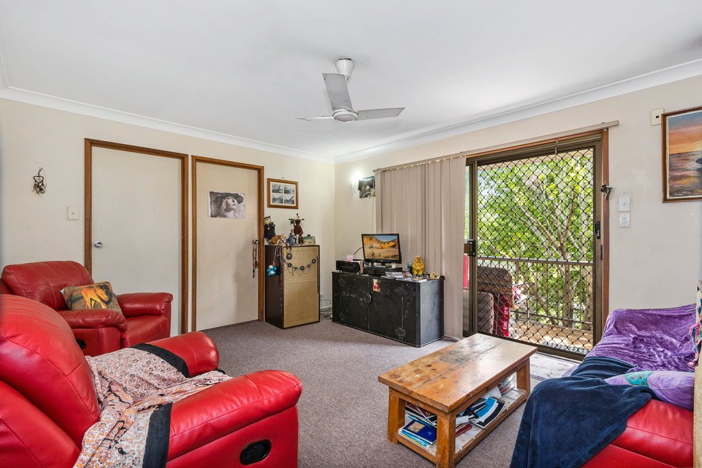 2/10 Rosewood Avenue BOGANGAR 4