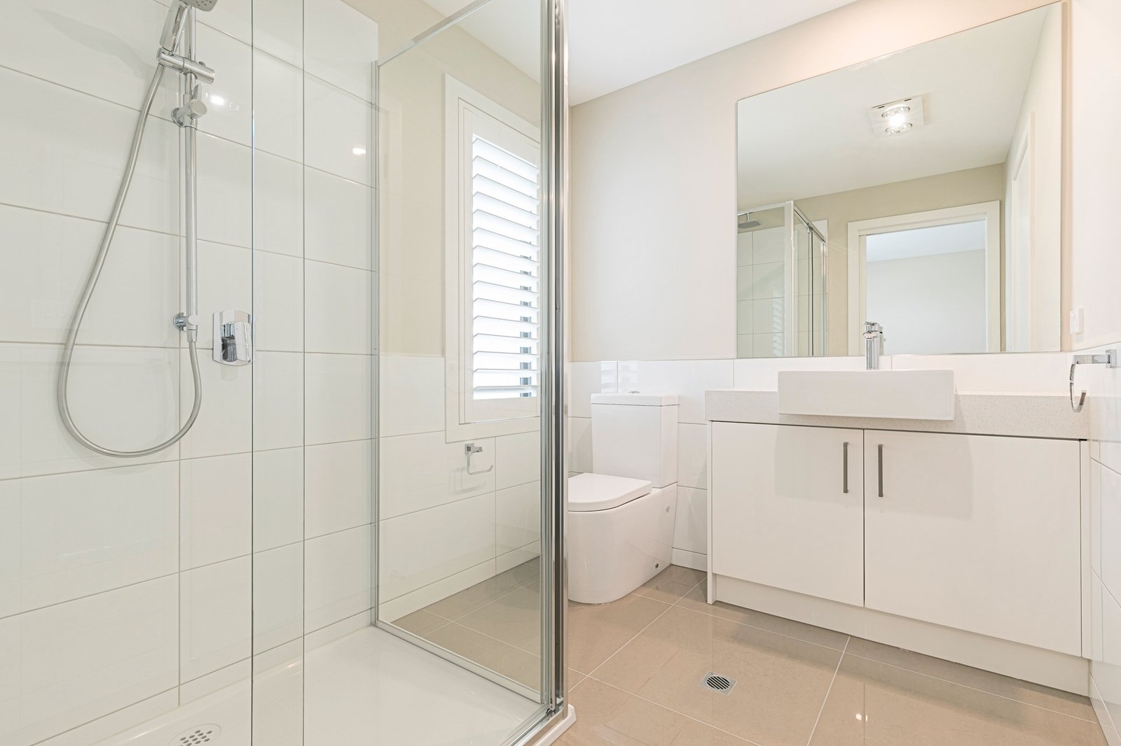 Gallery: 2/10 Shenfield Avenue