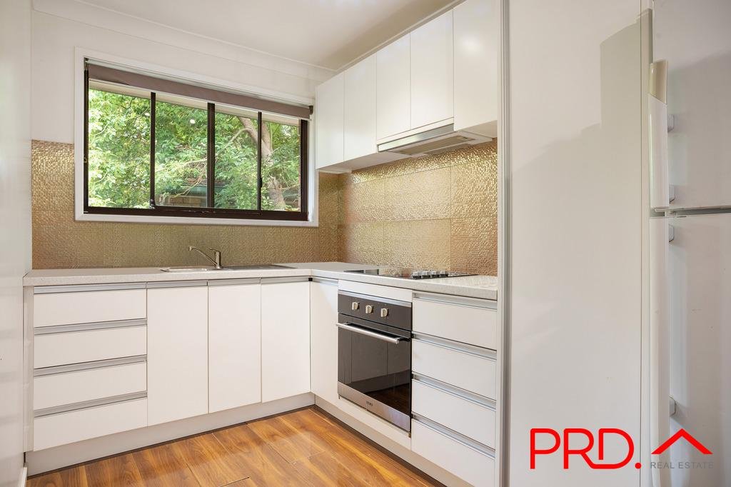 2/10 Shillito Street SOUTHPORT 2