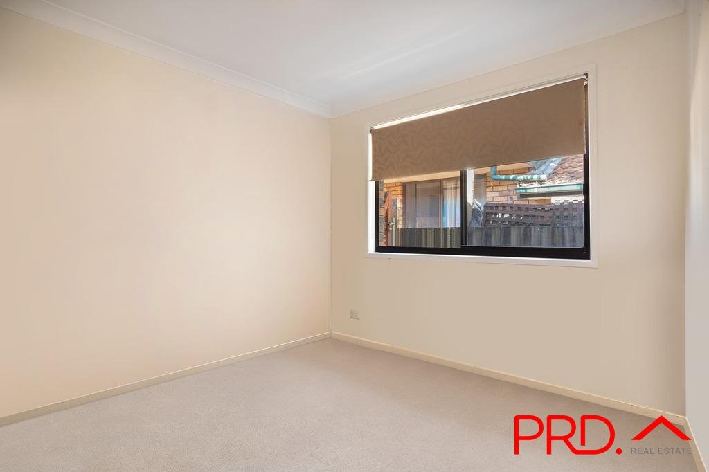 2/10 Shillito Street SOUTHPORT 5