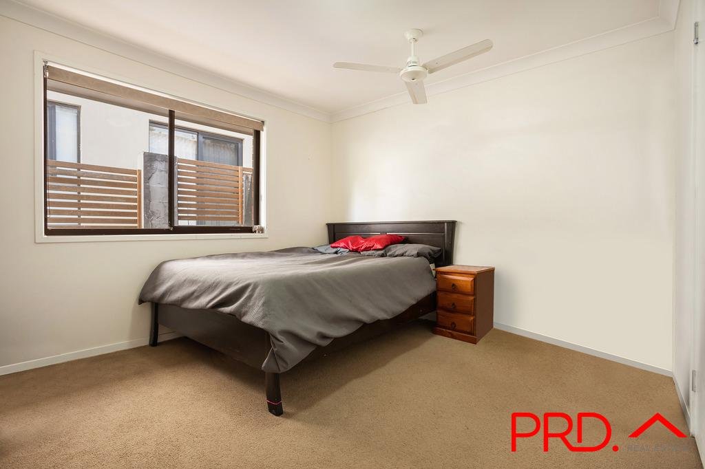 2/10 Shillito Street SOUTHPORT 6