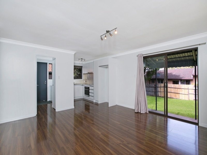 2/10 Shillito Street SOUTHPORT 2