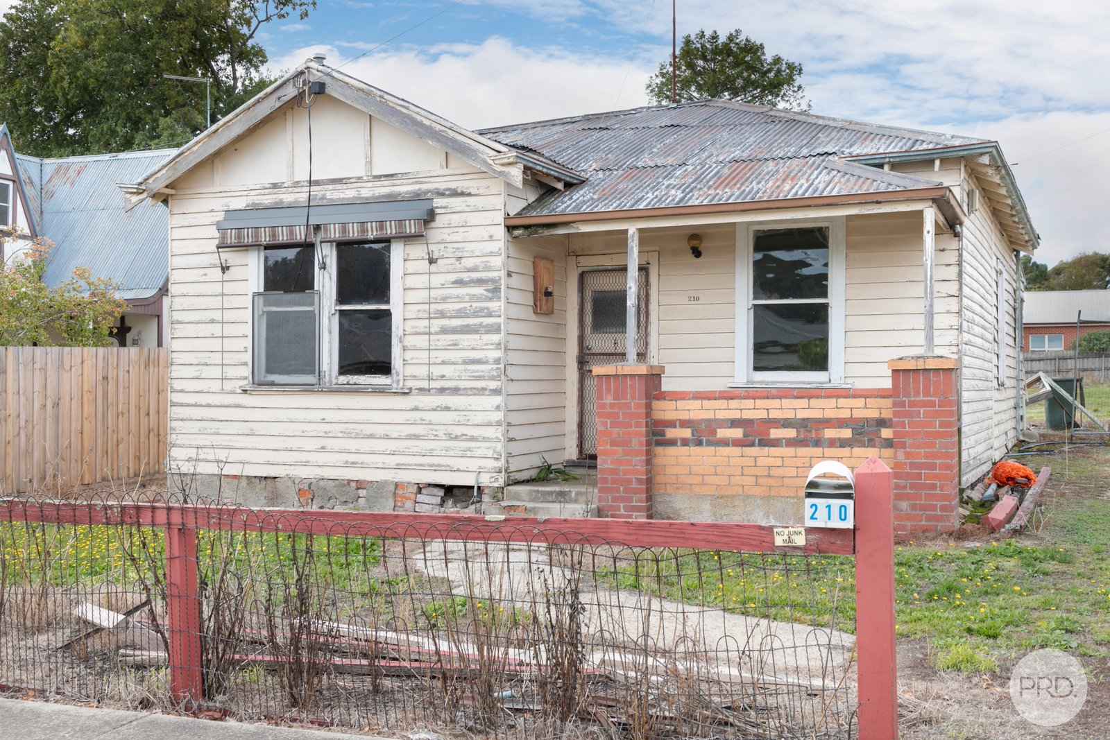 210 Stawell Street North BROWN HILL 1