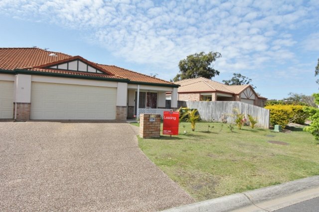 2/10 Tanias Place LABRADOR 2