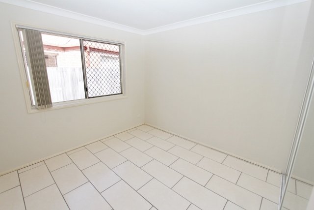 2/10 Tanias Place LABRADOR 9