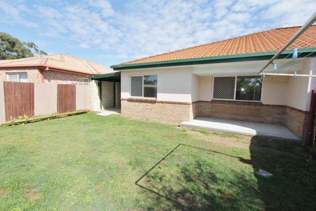 2/10 Tanias Place LABRADOR 11