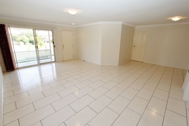 2/10 Tanias Place LABRADOR 15
