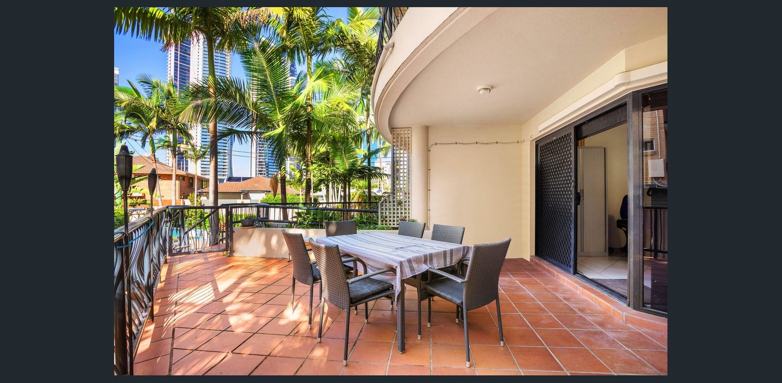 2/10 Tarcoola Crescent SURFERS PARADISE 1