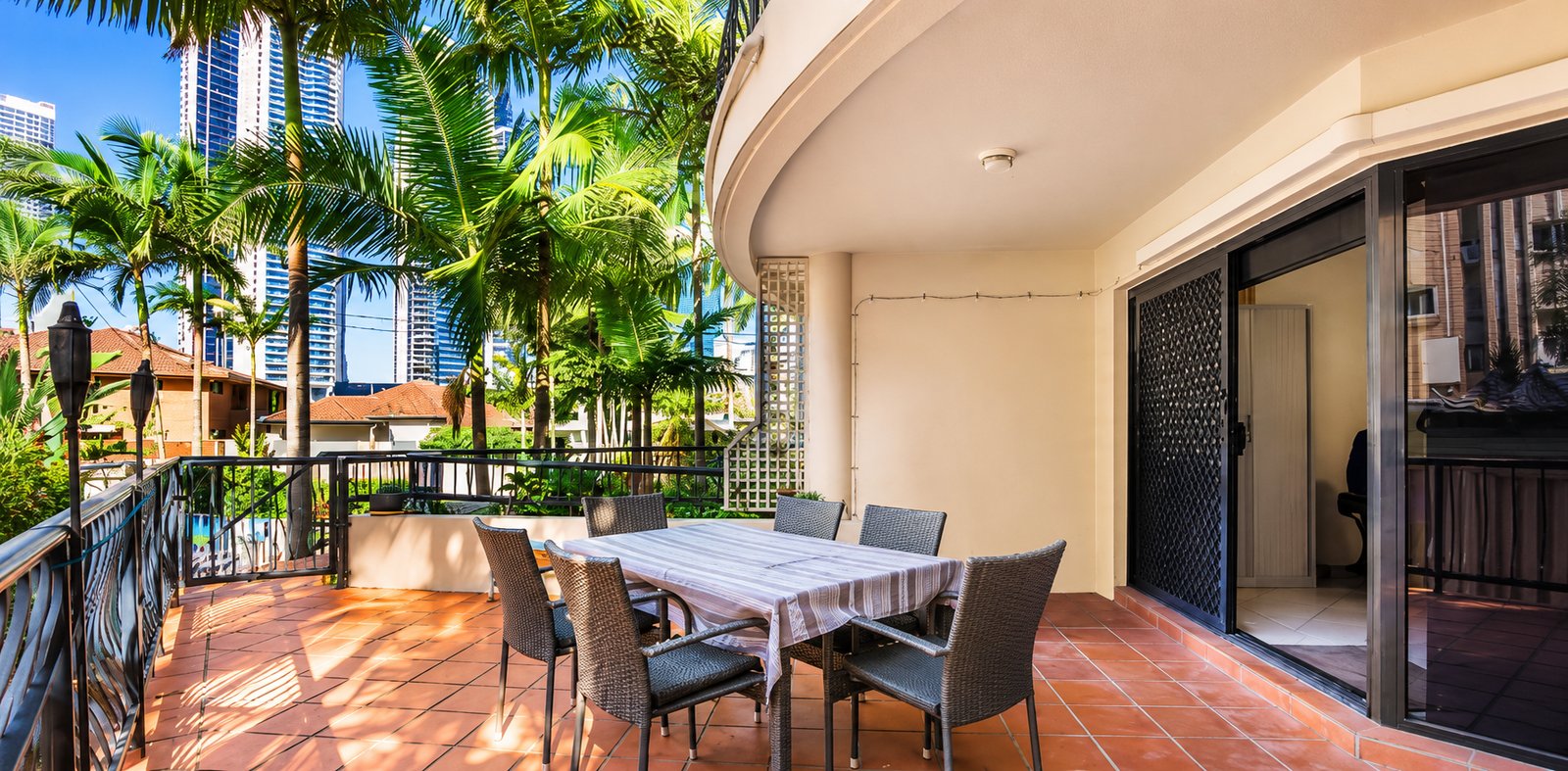 2/10 Tarcoola Crescent SURFERS PARADISE 8