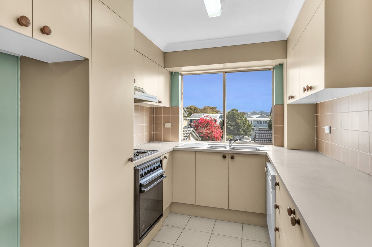 2/10 Twelfth Avenue Palm Beach 4