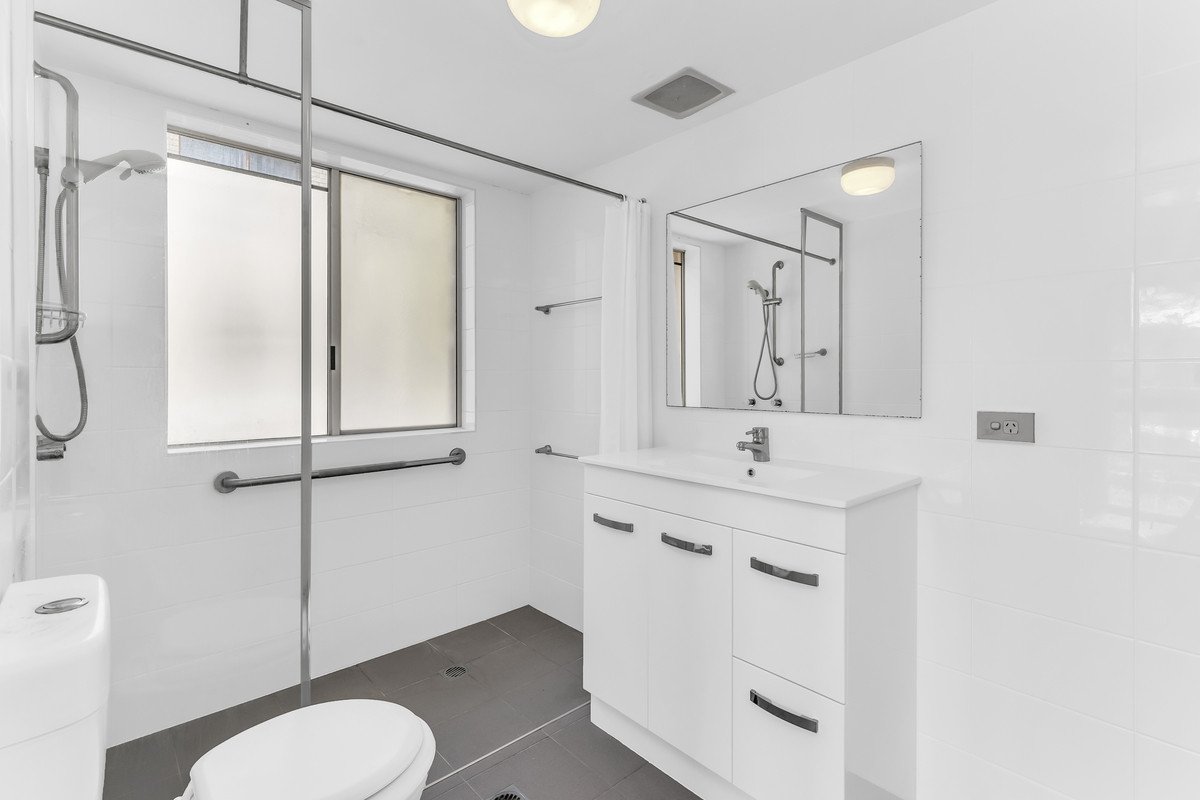 2/10 Twelfth Avenue Palm Beach 10