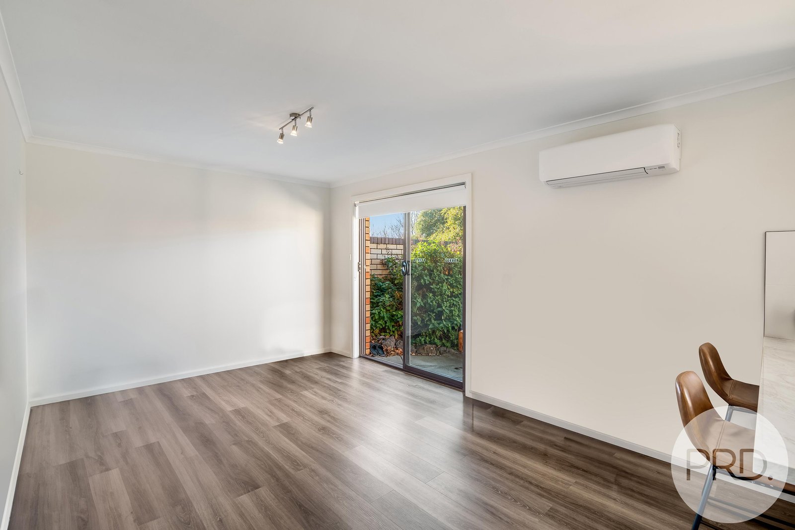 2/10 Wariga Road GLENORCHY 11