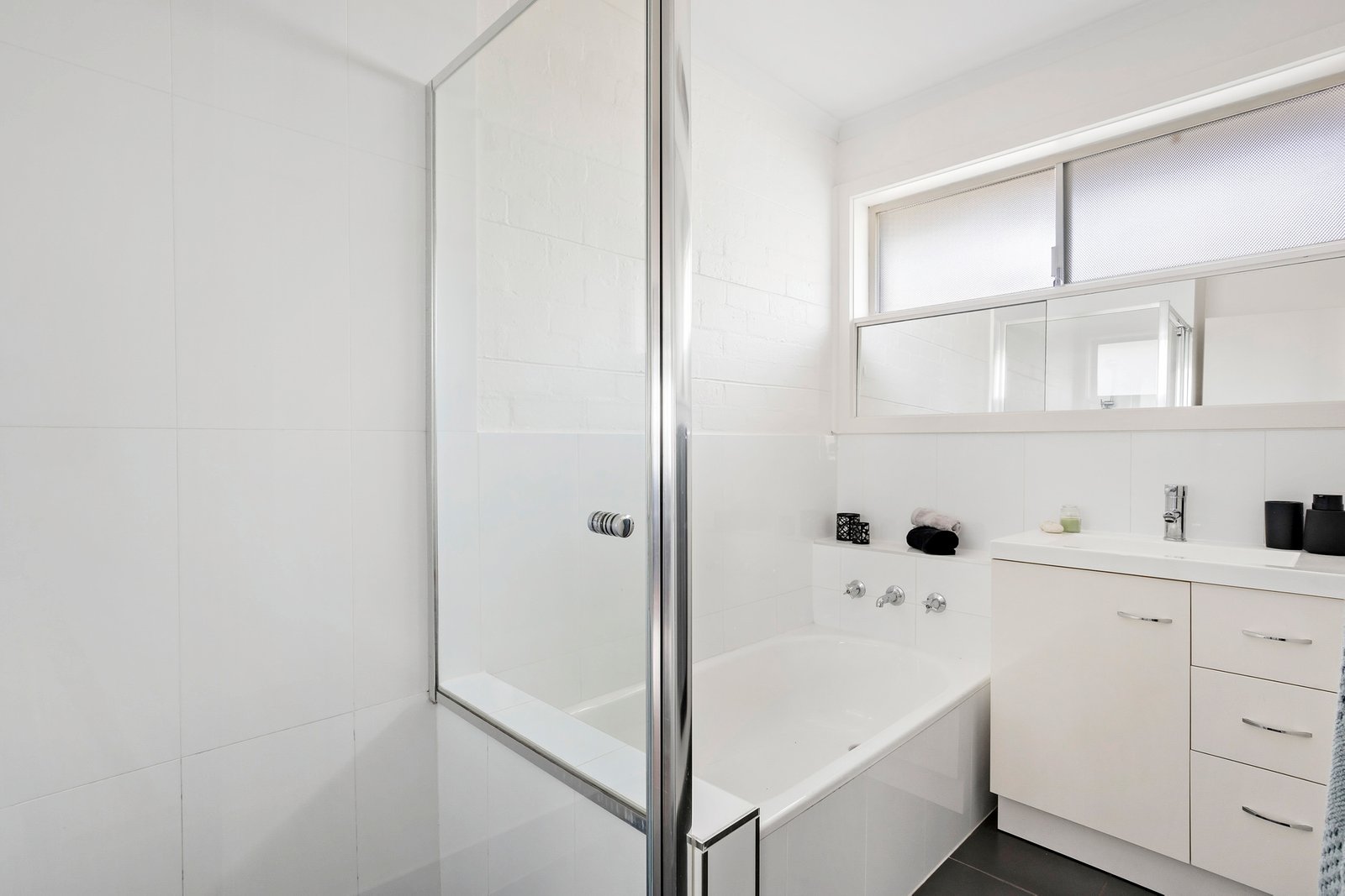 Real Estate and Property in 2/10 Wattle Grove, Mckinnon, VIC