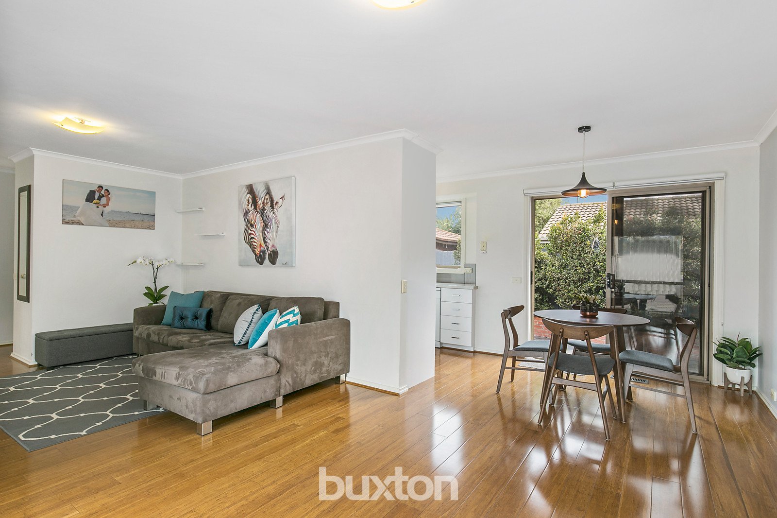 Gallery: 2/10 Willow-Glen Court